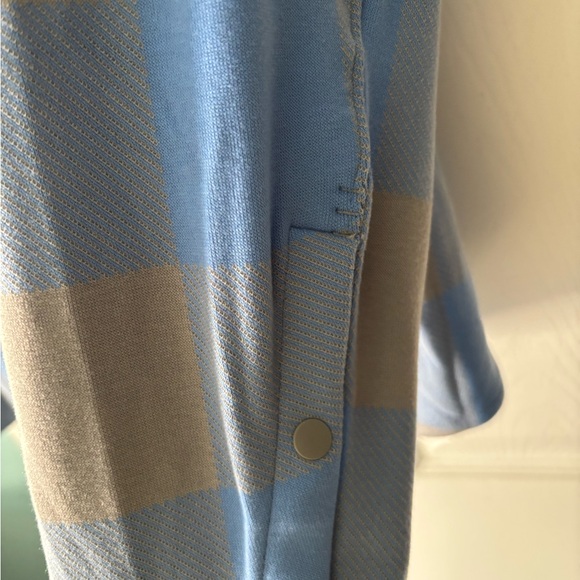 Lululemon Athletica Blue and Gray Checkered Men's Shirt - Picture 3 of 5